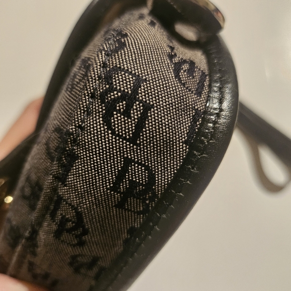 Dooney & Bourke black mini wristlet With Blue Duck Hangtag - Picture 6 of 7